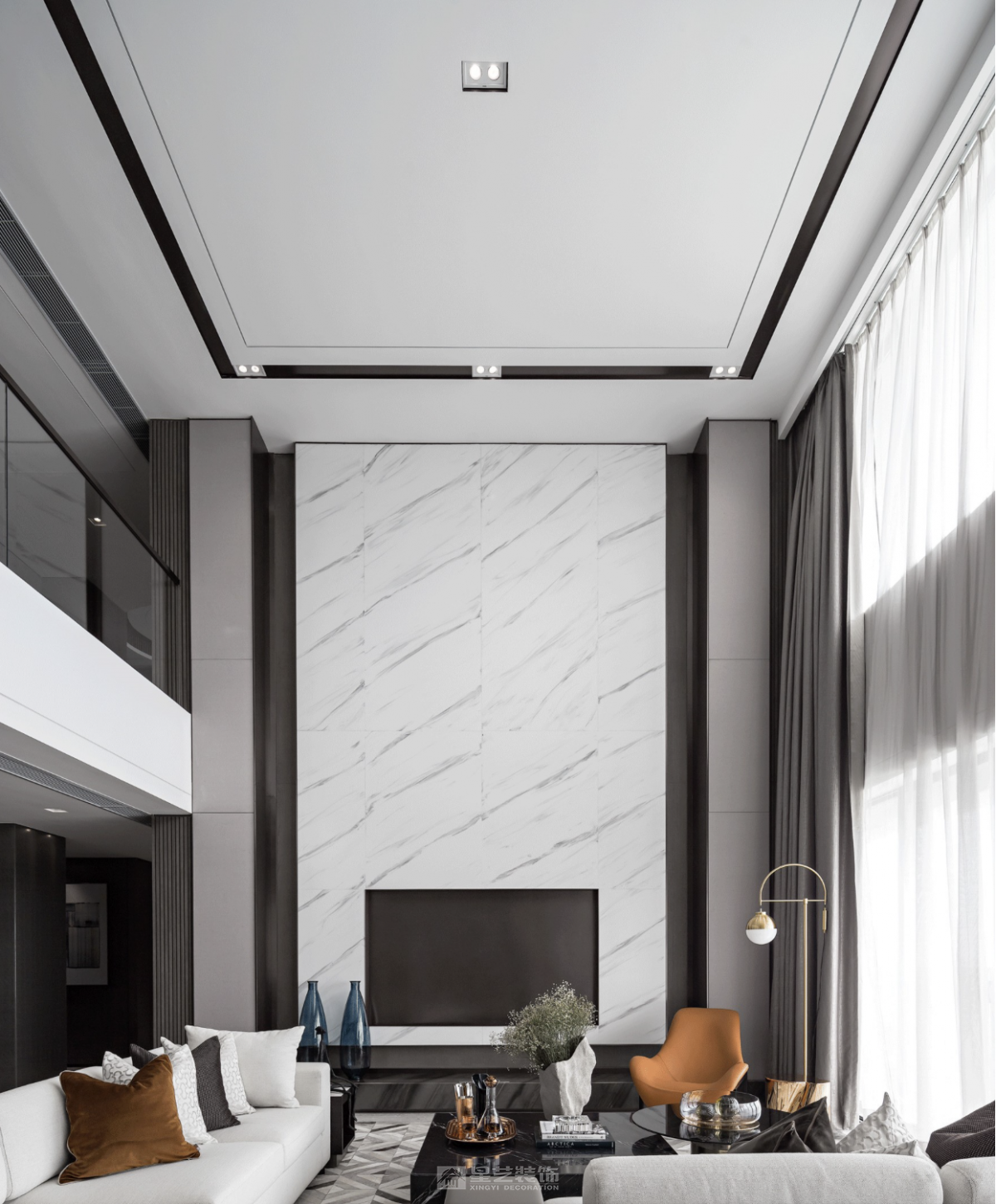 頂層躍層——復(fù)式挑空的廳